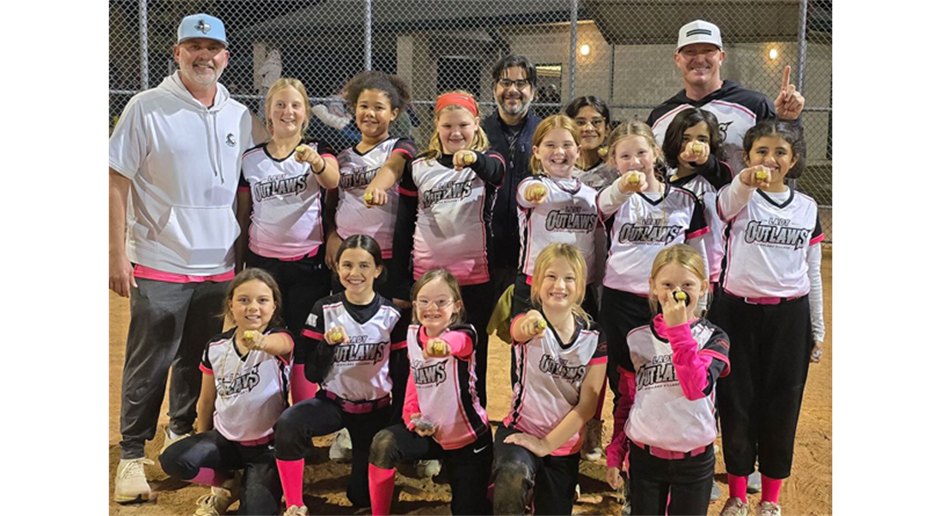 Lady Outlaws take 1st in 10U DCI tourney!!
